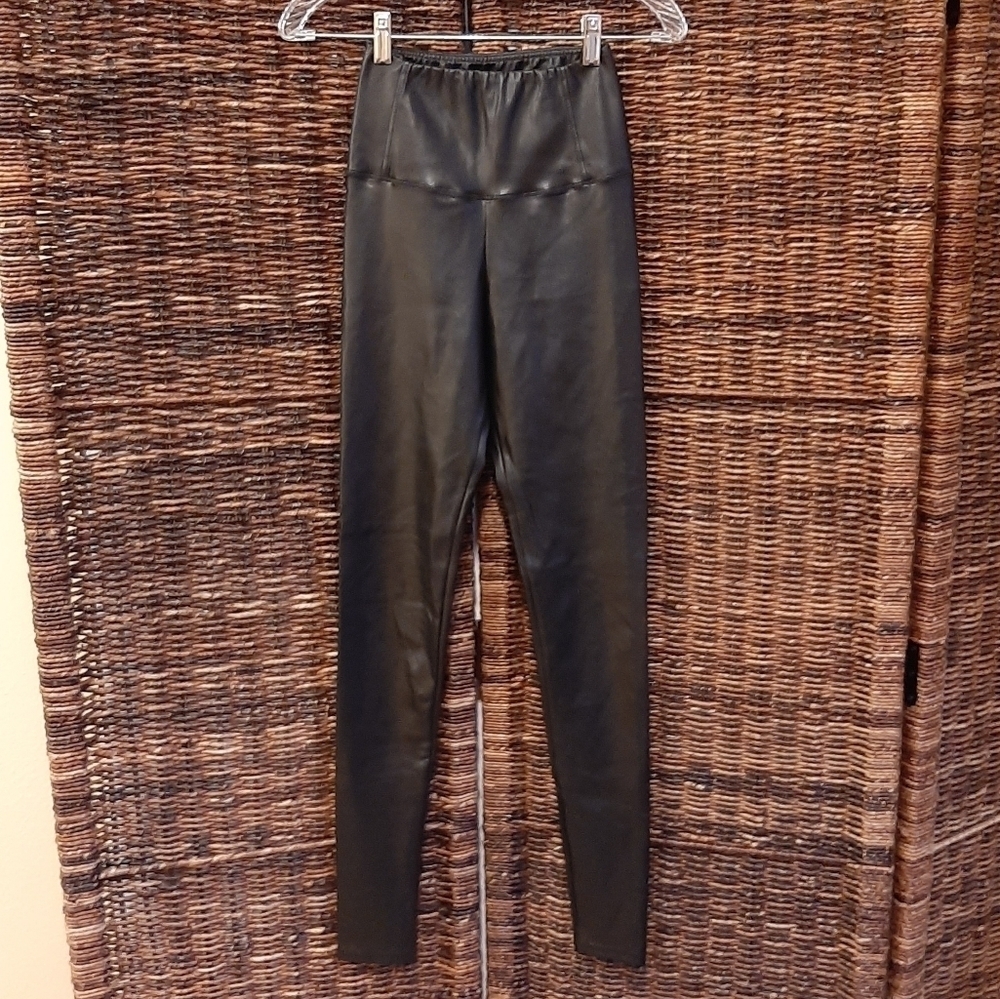 Wilfred Free Women's XS Black Daria Faux Leather Leggings Pants Aritzia Chic